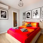 ARMAS 44 - Apartamento de 2 dormitorios, moderno y céntrico, sin ascensor y con posibilidad de garaje